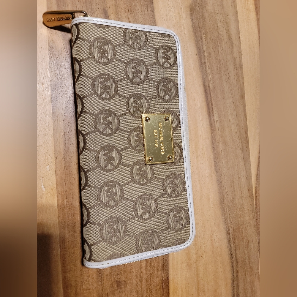 MK extra large wallet